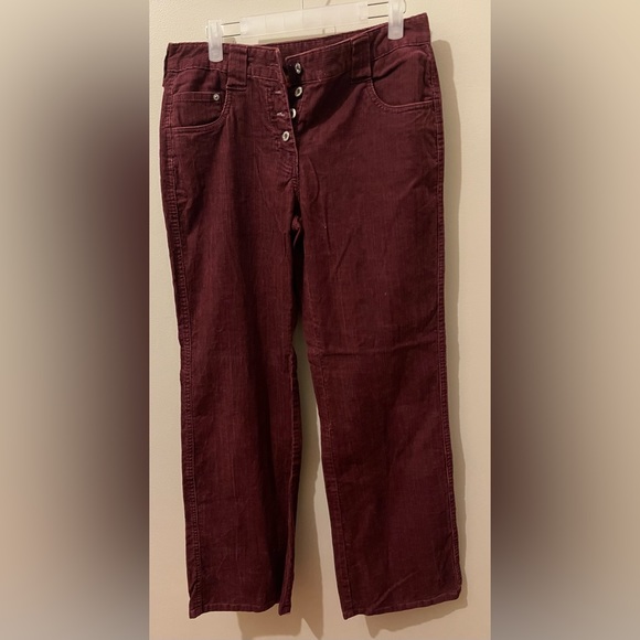 Sundance Catalog button fly corduroys in Oxblood color, wide leg. - Picture 6 of 6